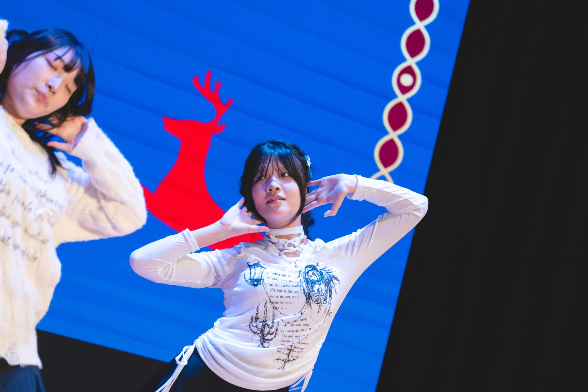 25-26 Christmas Show58 25-26 Christmas Show-58