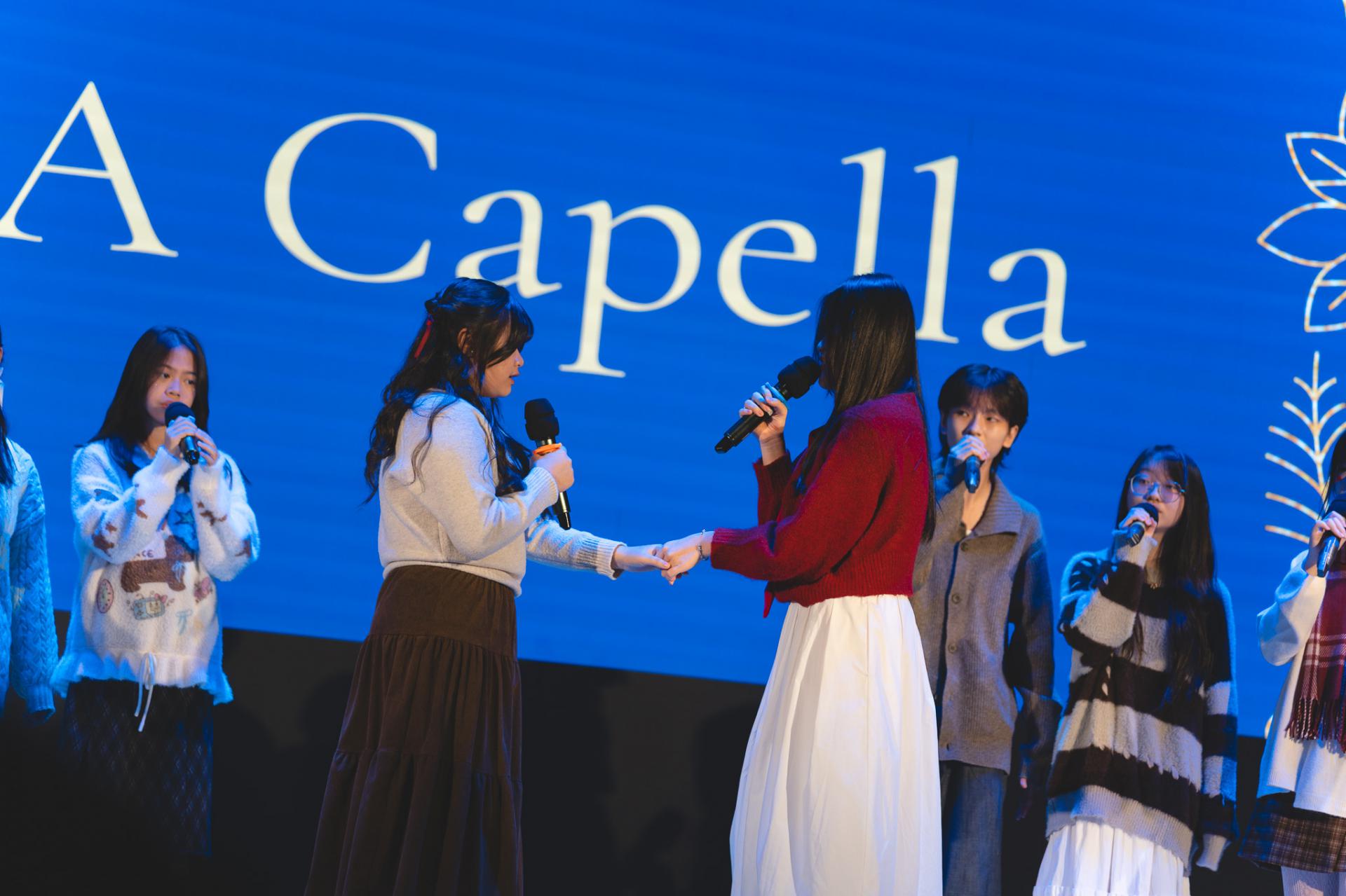 25-26 Christmas Show22 25-26 Christmas Show-22