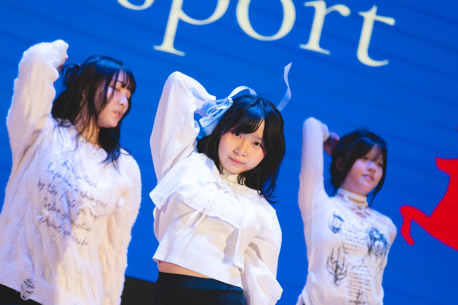 25-26 Christmas Show53 25-26 Christmas Show-53