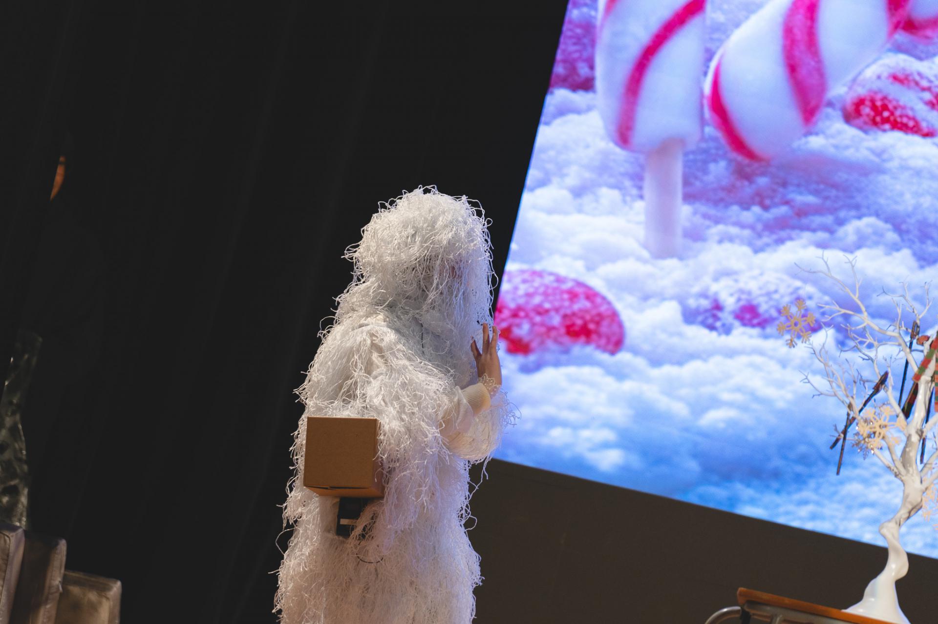 25-26 Christmas Show37 25-26 Christmas Show-37