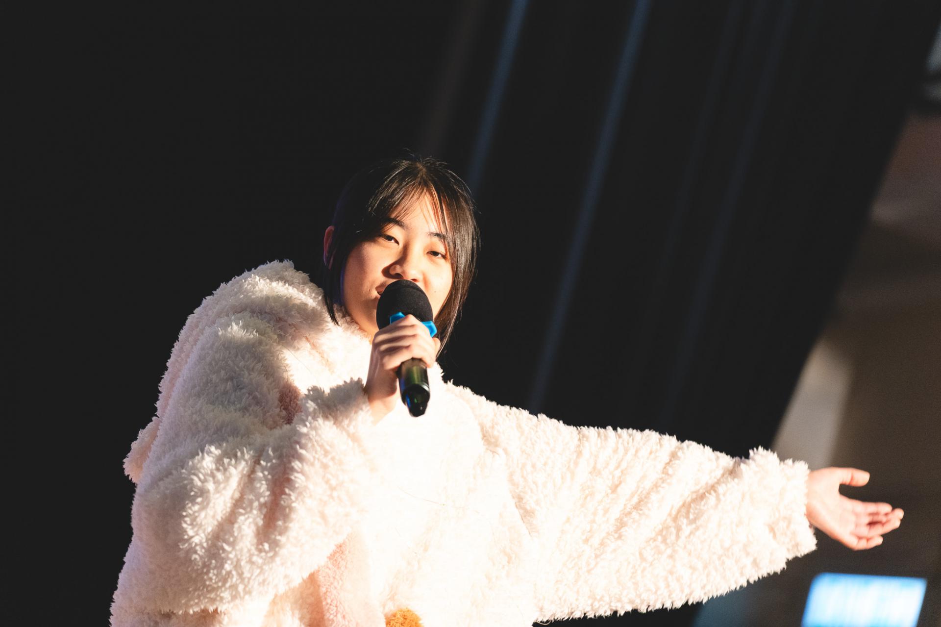 25-26 Christmas Show108 25-26 Christmas Show-108