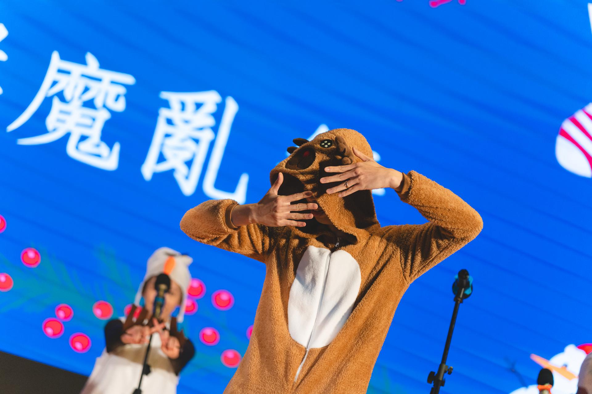 25-26 Christmas Show67 25-26 Christmas Show-67