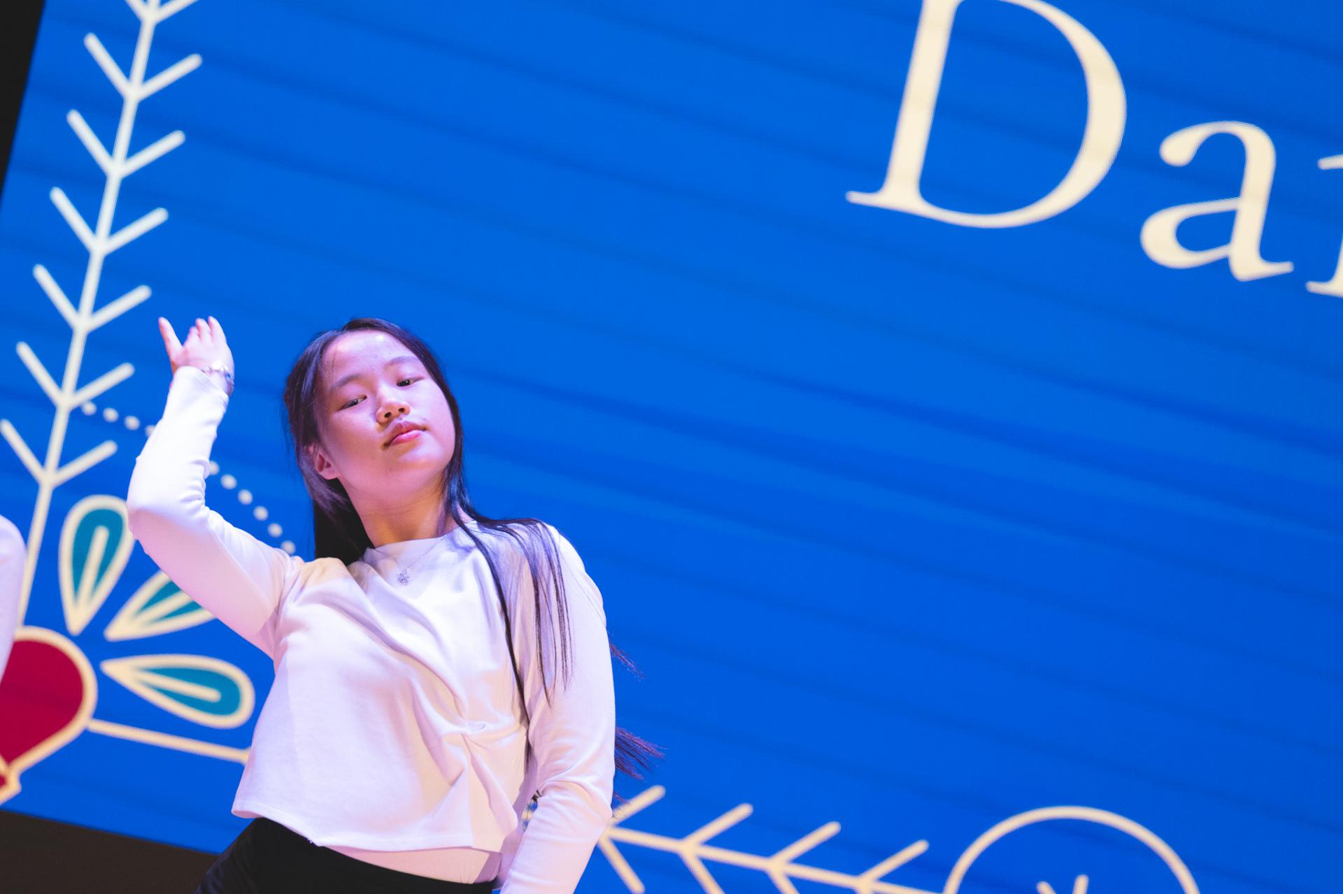 25-26 Christmas Show54 25-26 Christmas Show-54