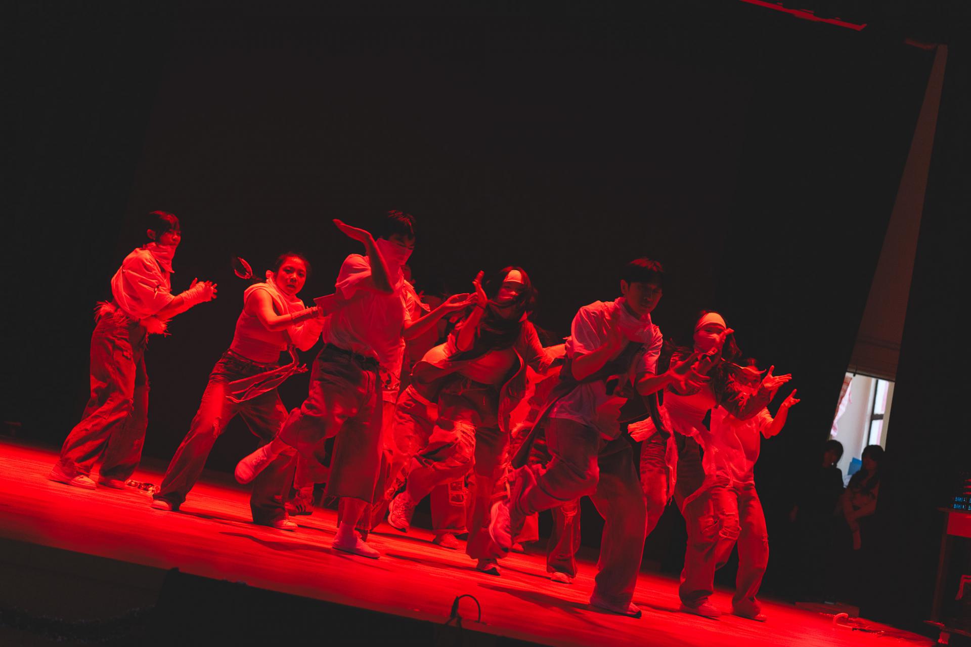 25-26 Christmas Show123 25-26 Christmas Show-123