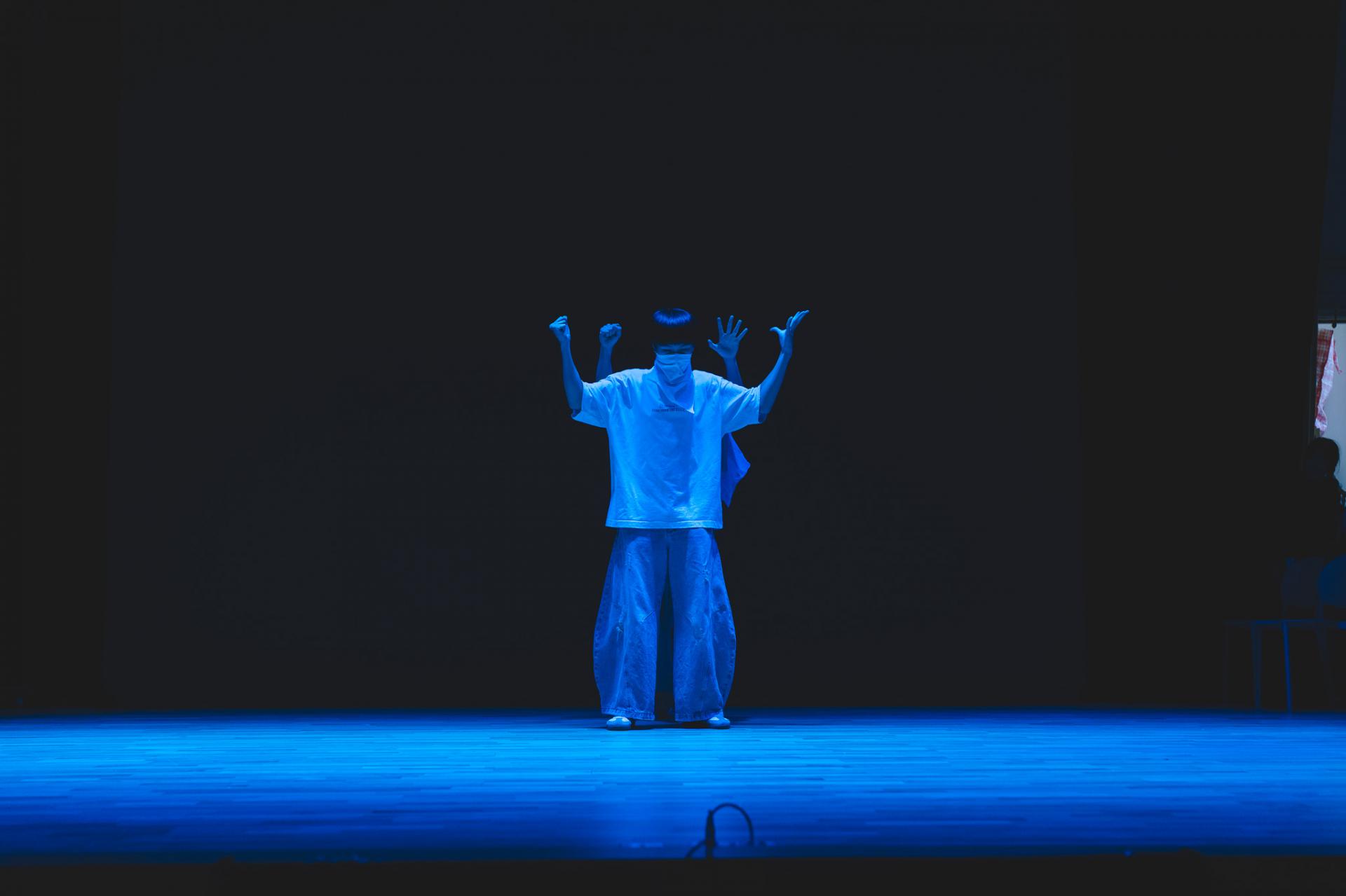 25-26 Christmas Show111 25-26 Christmas Show-111