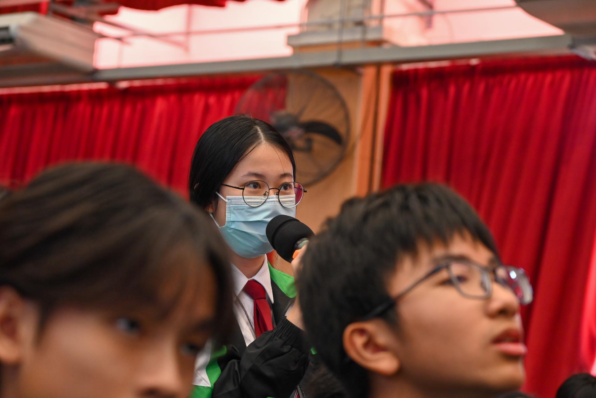 Mrs. Rita Fan Hsu Lai-tai Visits the School to Share – Theme: The Story of China's Poverty Alleviation10 Mrs. Rita Fan Hsu Lai-tai Visits the School to Share – Theme: The Story of China's Poverty Alleviation-10