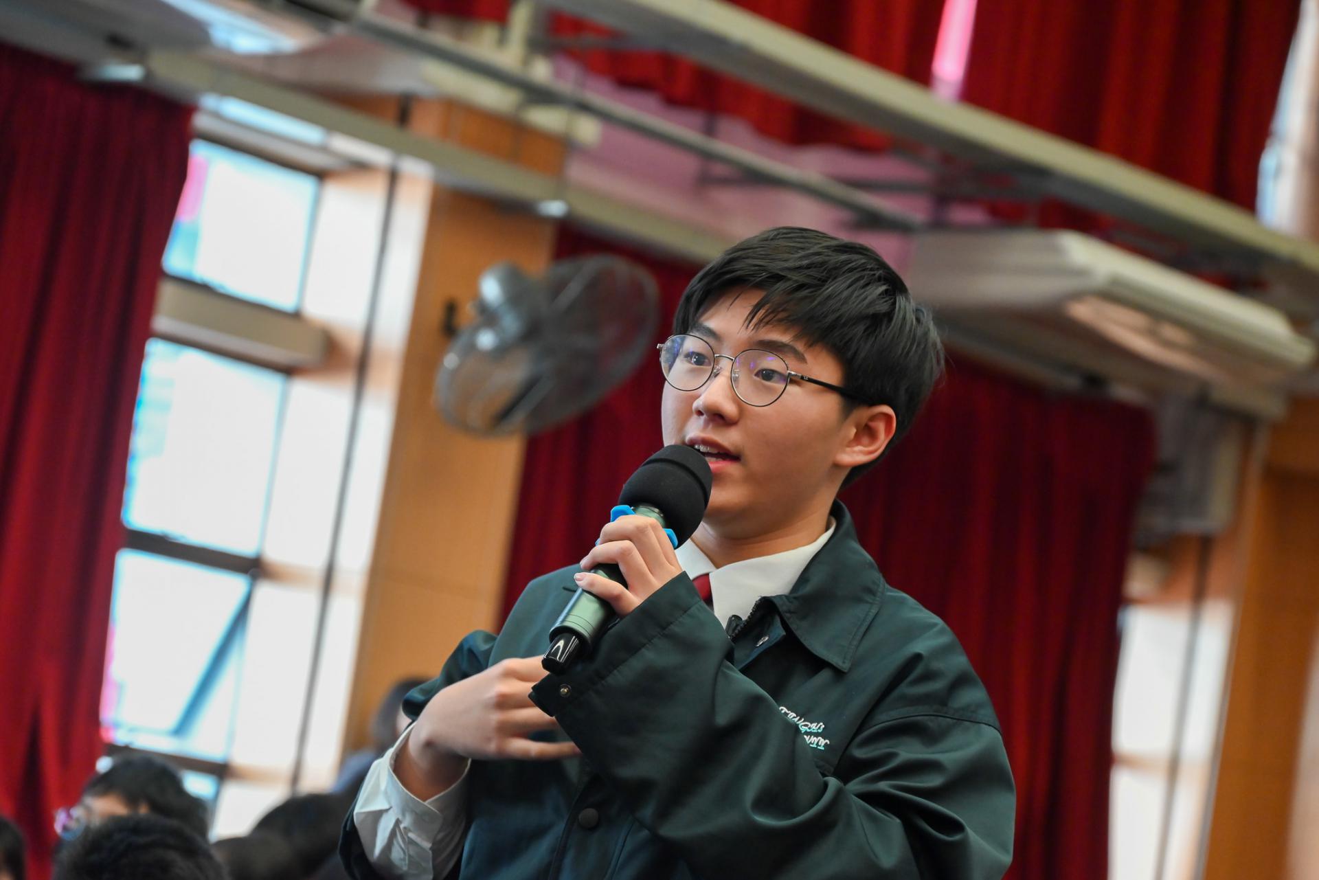 Mrs. Rita Fan Hsu Lai-tai Visits the School to Share – Theme: The Story of China's Poverty Alleviation12 Mrs. Rita Fan Hsu Lai-tai Visits the School to Share – Theme: The Story of China's Poverty Alleviation-12