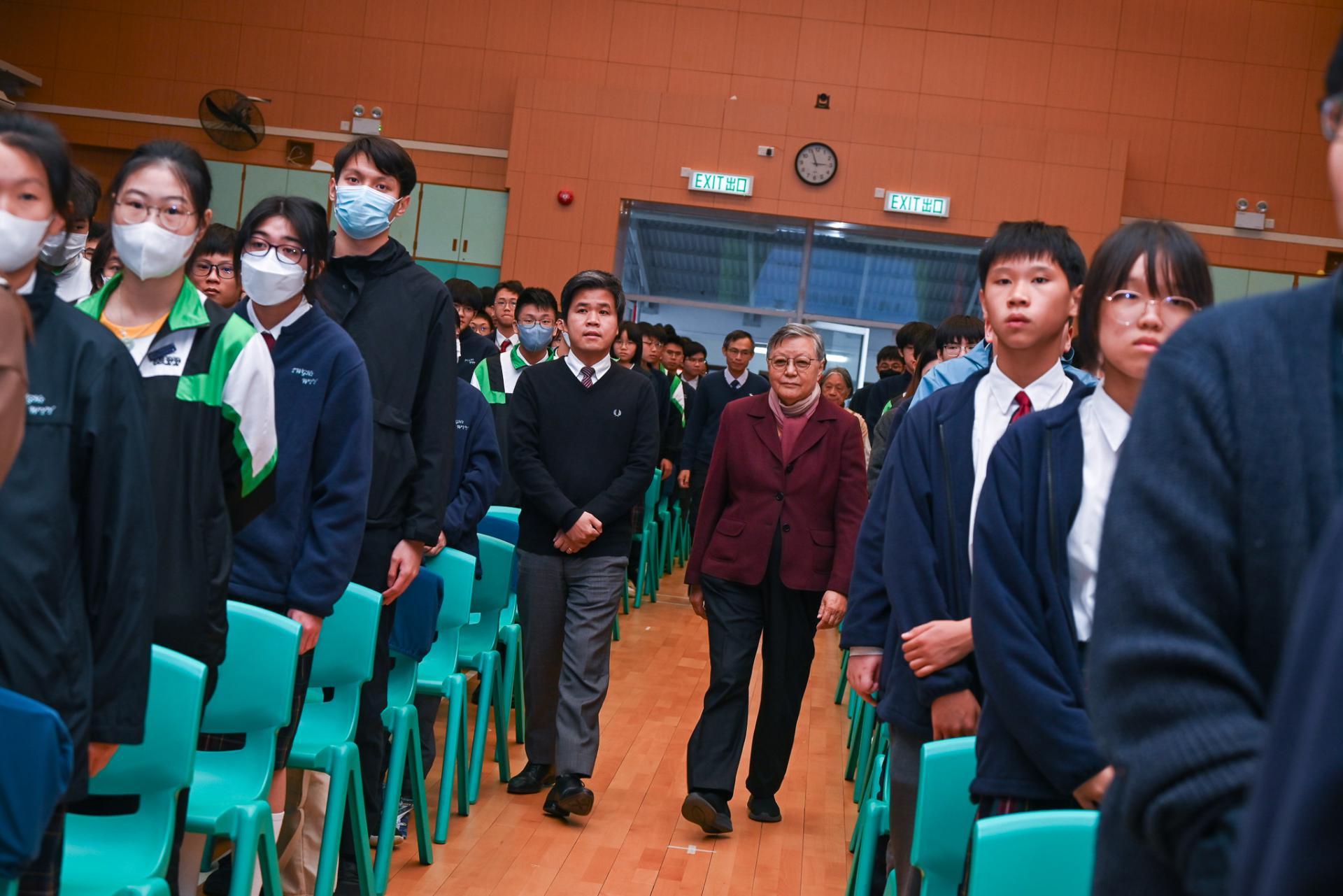 Mrs. Rita Fan Hsu Lai-tai Visits the School to Share – Theme: The Story of China's Poverty Alleviation4 Mrs. Rita Fan Hsu Lai-tai Visits the School to Share – Theme: The Story of China's Poverty Alleviation-4