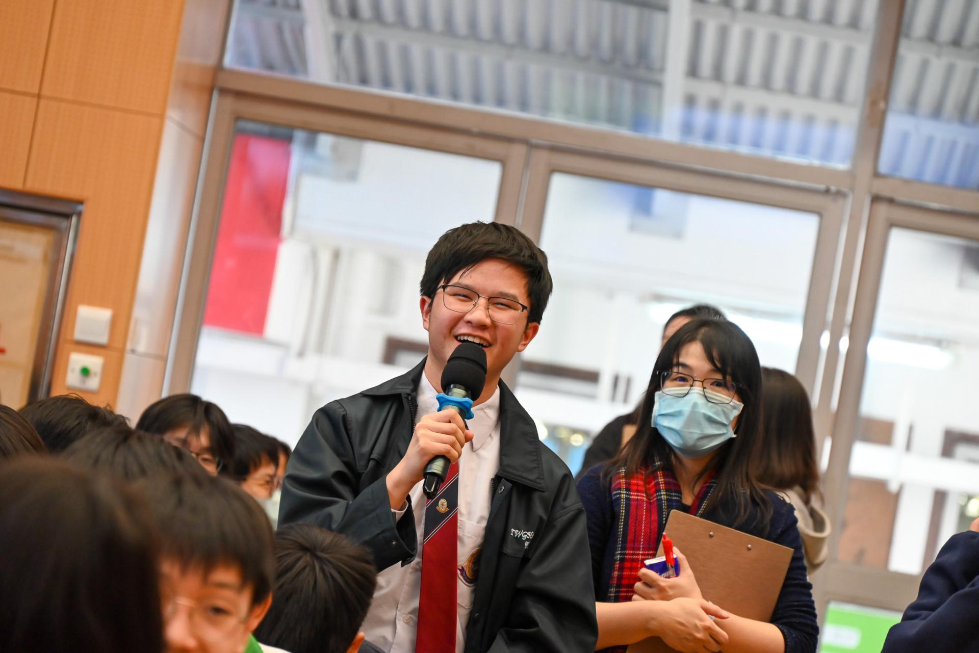 Mrs. Rita Fan Hsu Lai-tai Visits the School to Share – Theme: The Story of China's Poverty Alleviation15 Mrs. Rita Fan Hsu Lai-tai Visits the School to Share – Theme: The Story of China's Poverty Alleviation-15