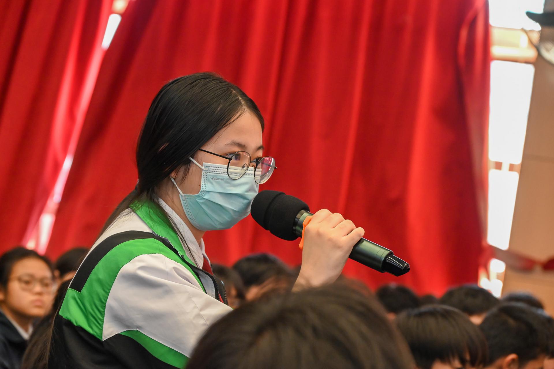 Mrs. Rita Fan Hsu Lai-tai Visits the School to Share – Theme: The Story of China's Poverty Alleviation8 Mrs. Rita Fan Hsu Lai-tai Visits the School to Share – Theme: The Story of China's Poverty Alleviation-8