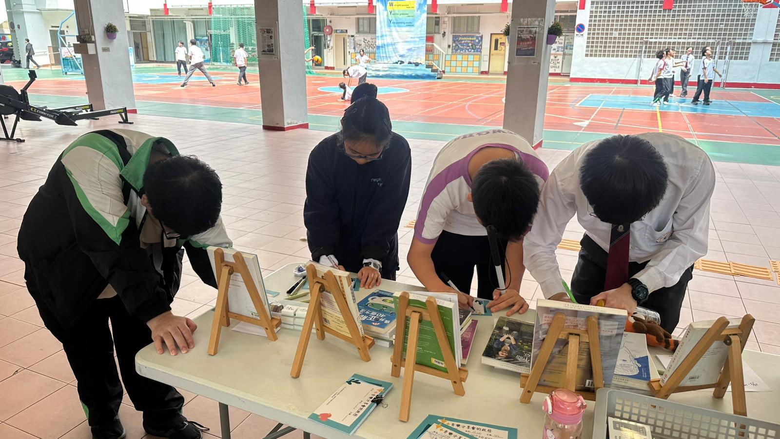 Life Education Unit and School Library—Melodies of Hope: Soaring Beyond the Night Music Sharing Session28 Life Education Unit and School Library—Melodies of Hope: Soaring Beyond the Night Music Sharing Session-28
