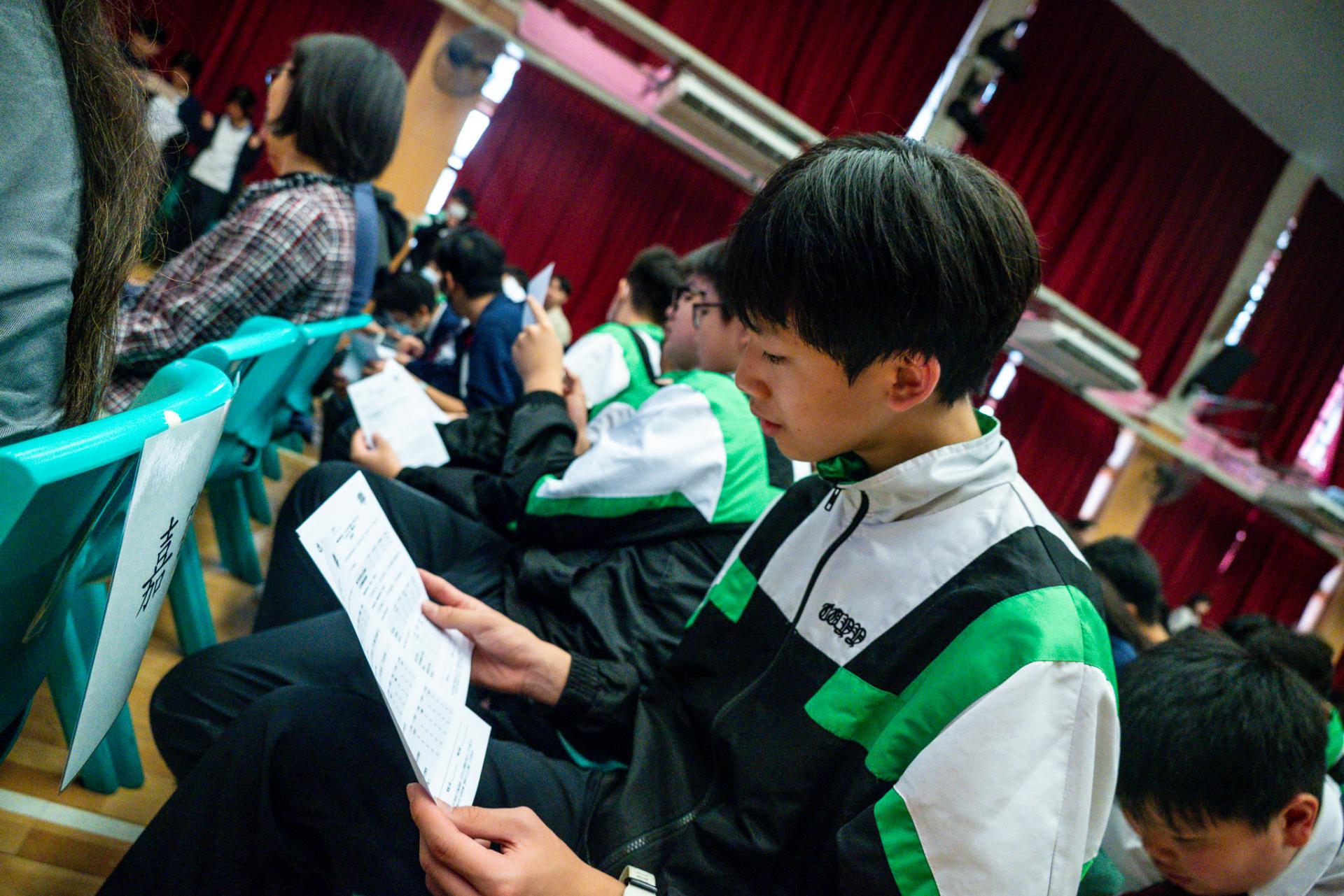 Life Education Unit and School Library—Melodies of Hope: Soaring Beyond the Night Music Sharing Session13 Life Education Unit and School Library—Melodies of Hope: Soaring Beyond the Night Music Sharing Session-13