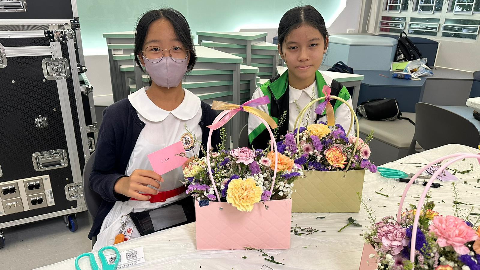Mother's Day Flower Arrangement Workshop10 Mother's Day Flower Arrangement Workshop-10