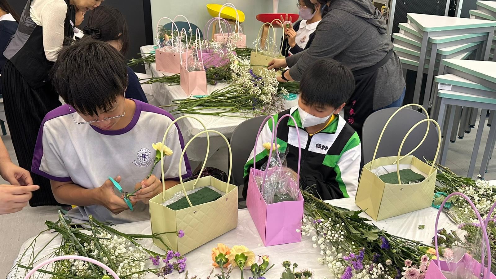 Mother's Day Flower Arrangement Workshop55 Mother's Day Flower Arrangement Workshop-55