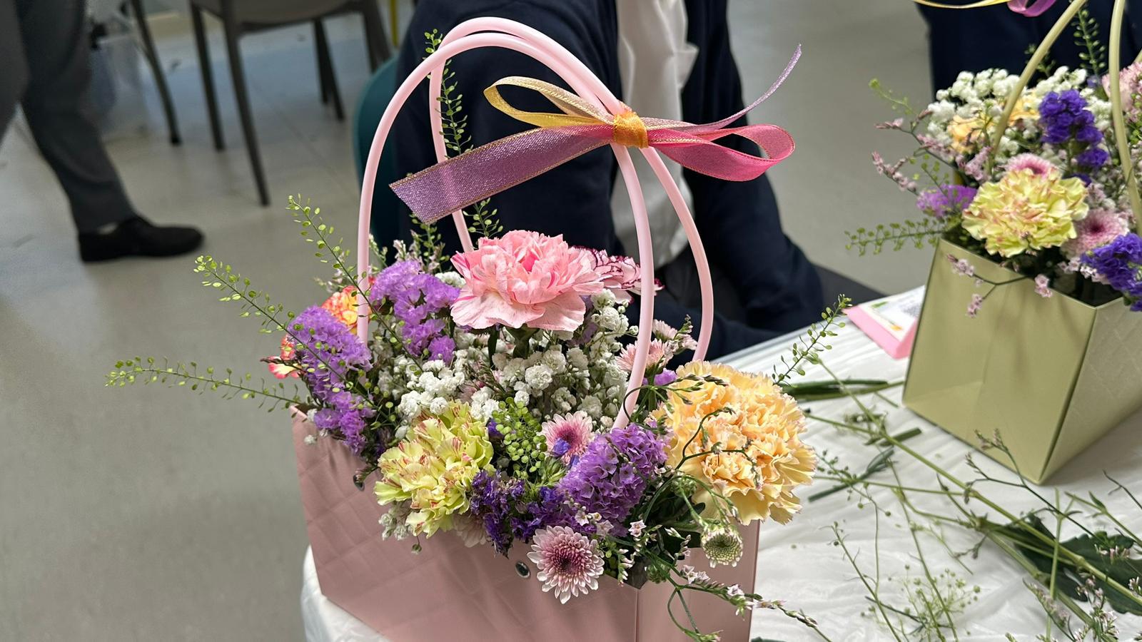 Mother's Day Flower Arrangement Workshop3 Mother's Day Flower Arrangement Workshop-3