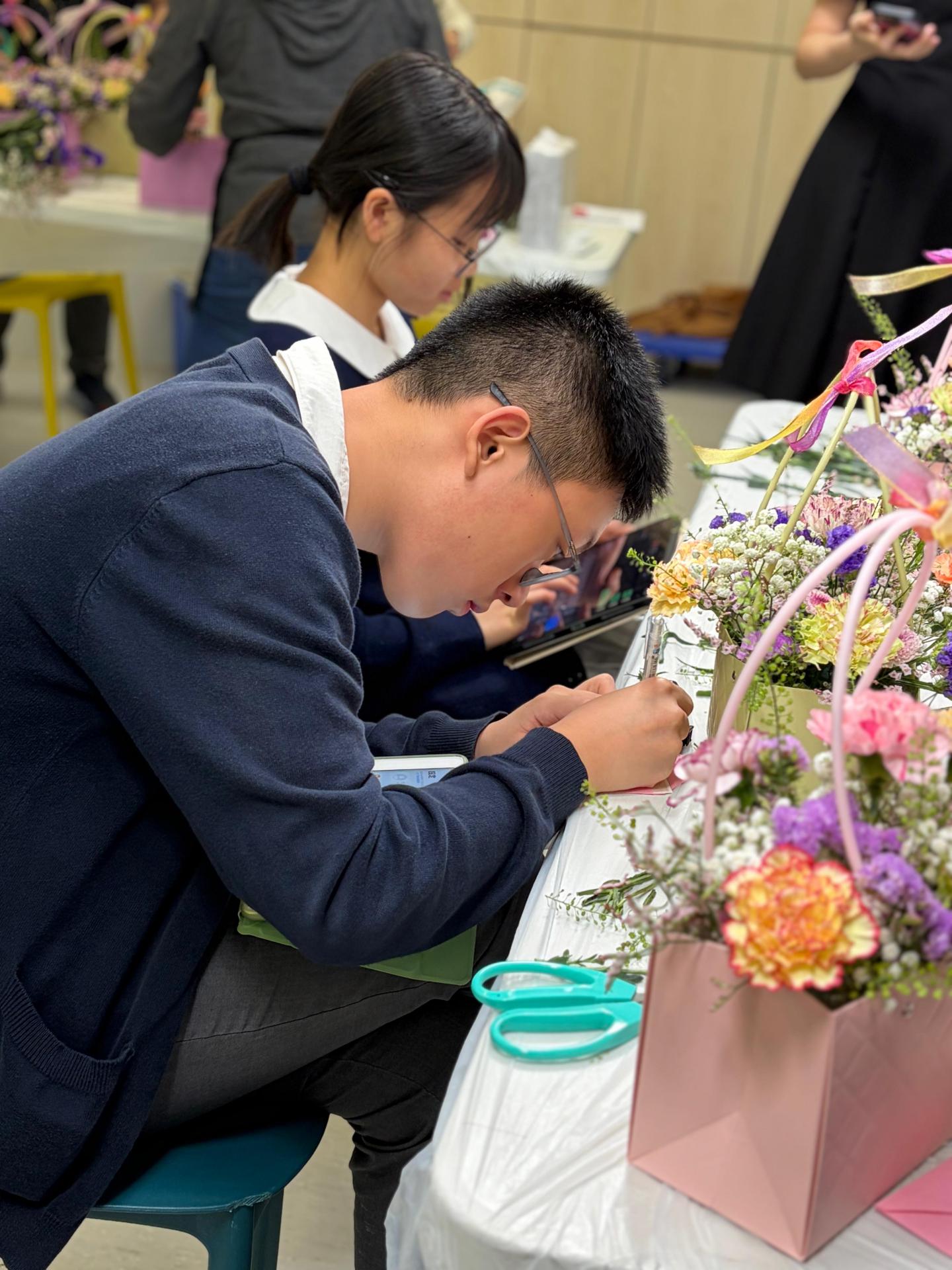 Mother's Day Flower Arrangement Workshop25 Mother's Day Flower Arrangement Workshop-25