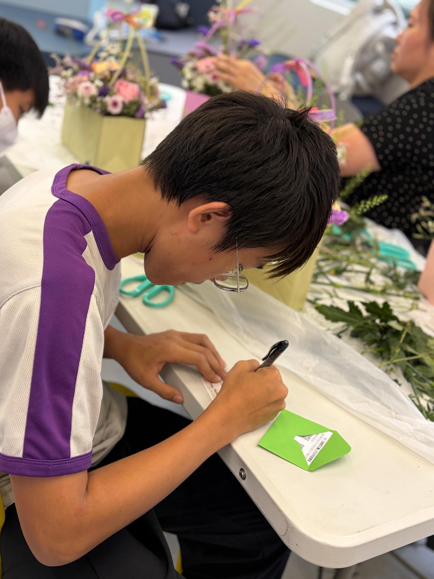 Mother's Day Flower Arrangement Workshop22 Mother's Day Flower Arrangement Workshop-22