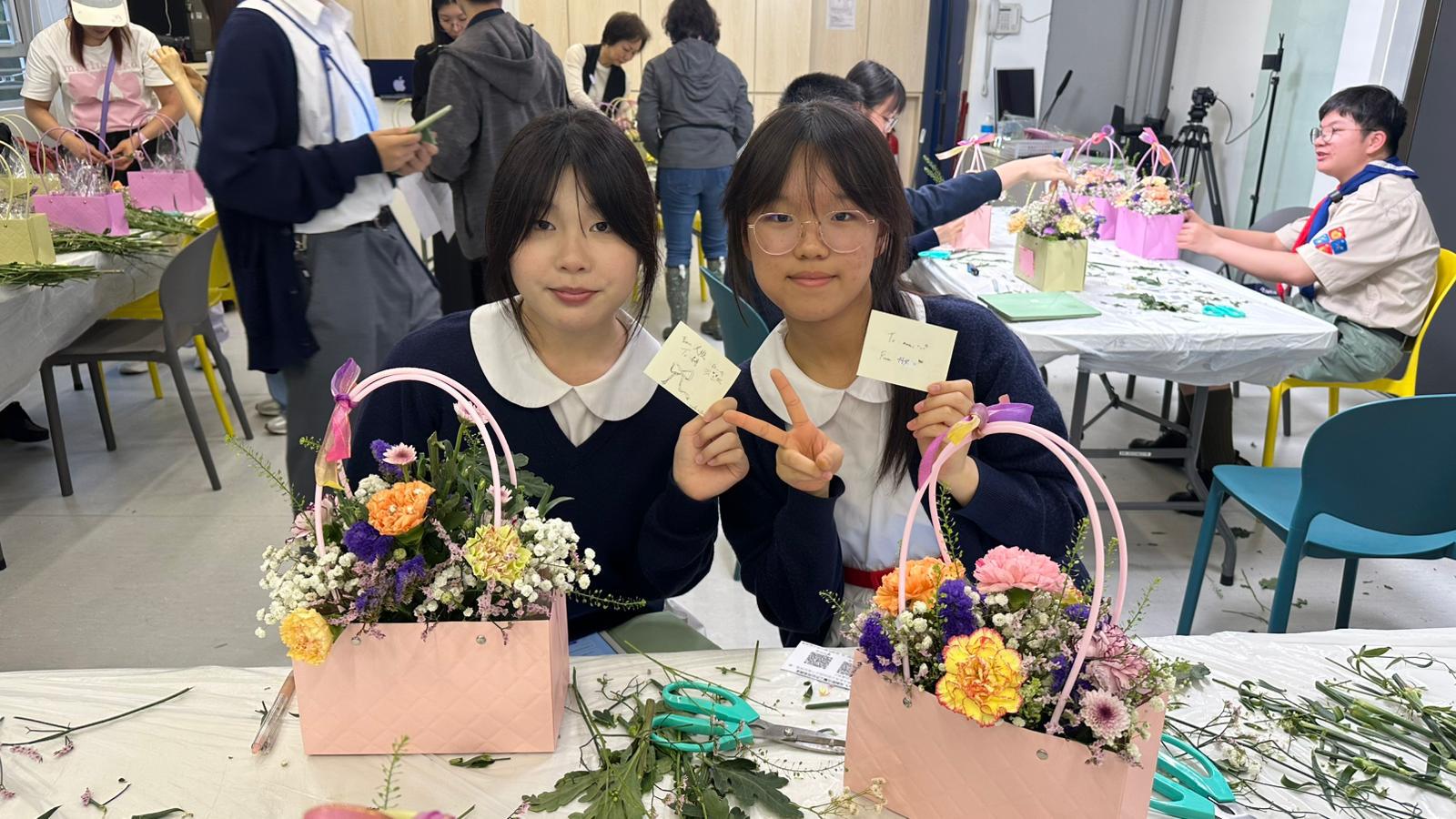 Mother's Day Flower Arrangement Workshop37 Mother's Day Flower Arrangement Workshop-37