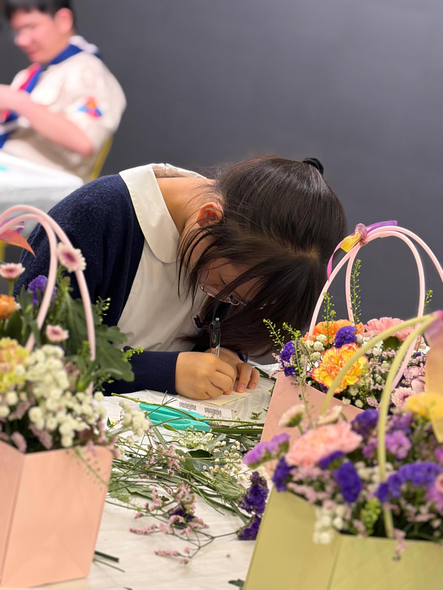 Mother's Day Flower Arrangement Workshop53 Mother's Day Flower Arrangement Workshop-53