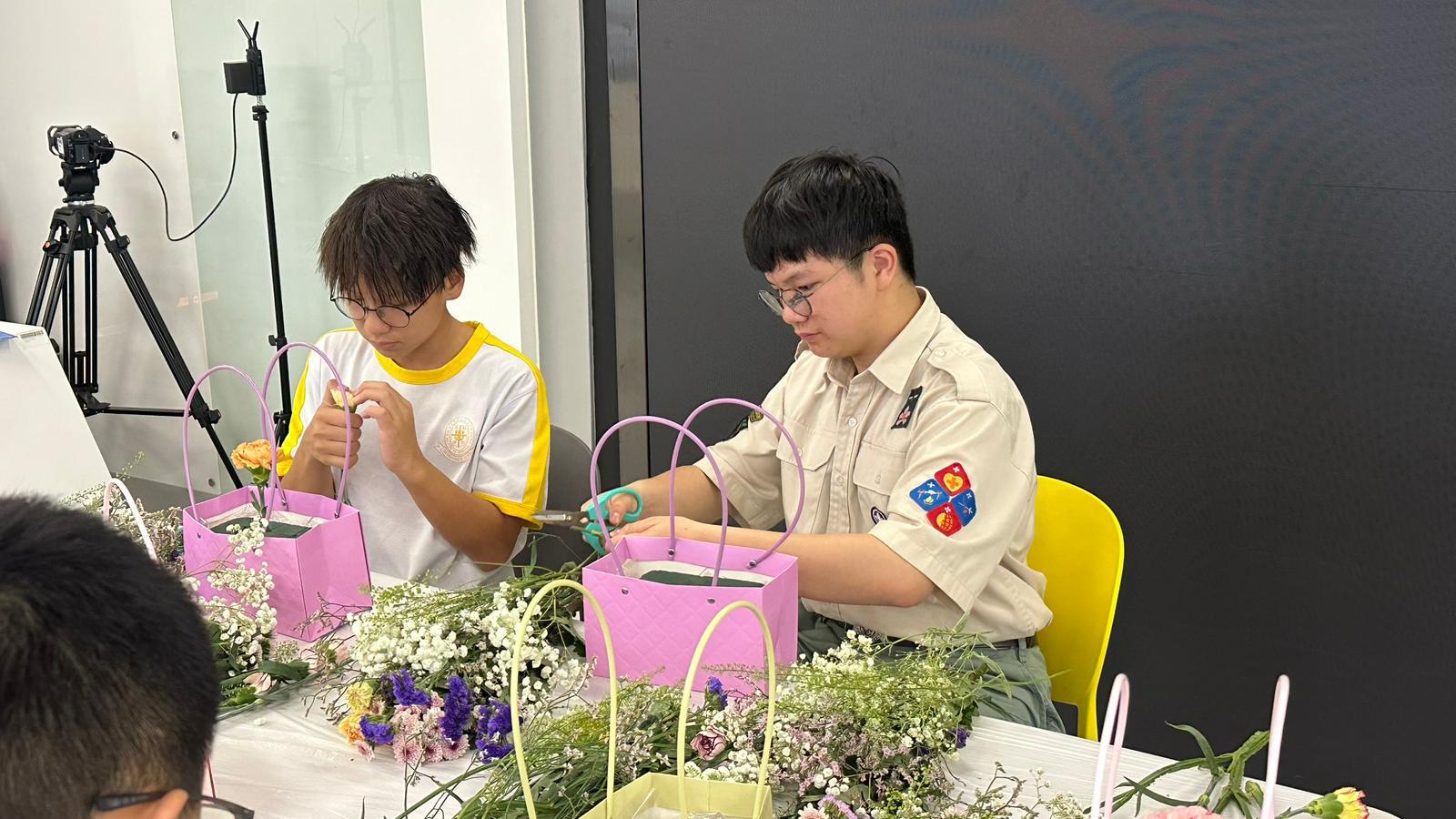 Mother's Day Flower Arrangement Workshop49 Mother's Day Flower Arrangement Workshop-49