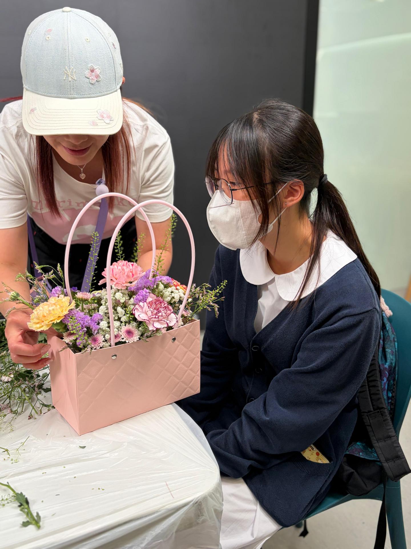 Mother's Day Flower Arrangement Workshop14 Mother's Day Flower Arrangement Workshop-14