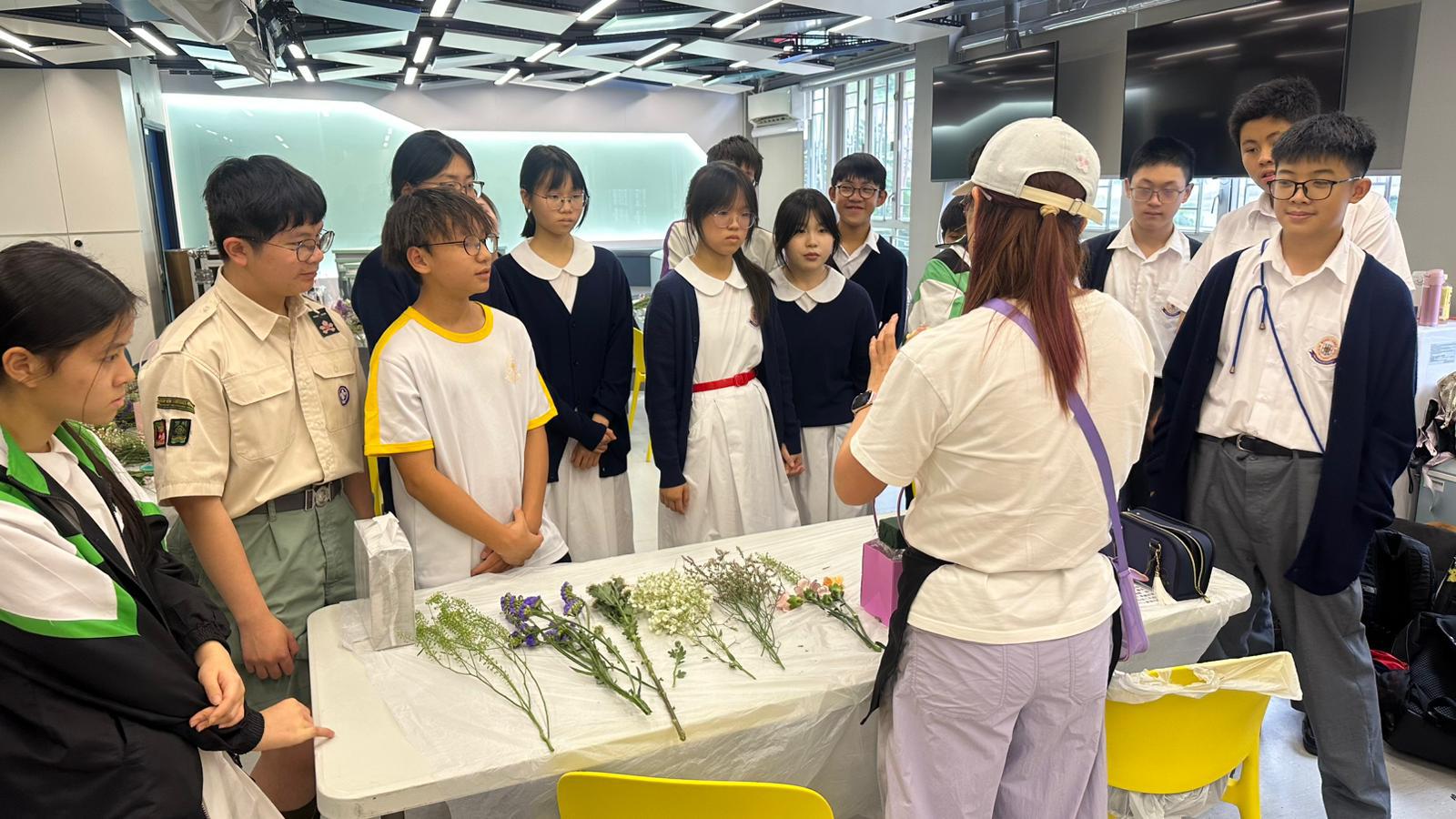 Mother's Day Flower Arrangement Workshop42 Mother's Day Flower Arrangement Workshop-42