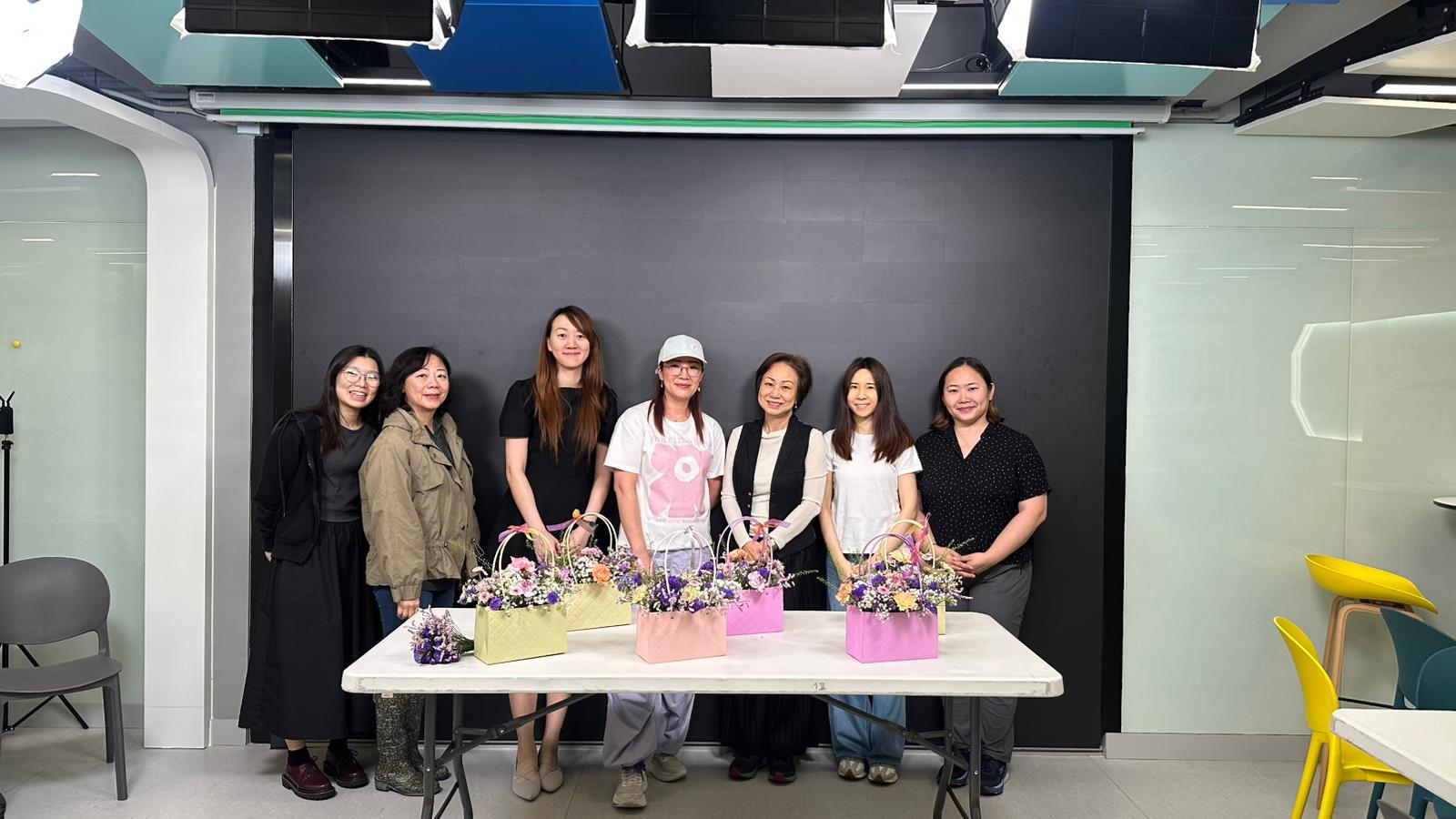 Mother's Day Flower Arrangement Workshop33 Mother's Day Flower Arrangement Workshop-33