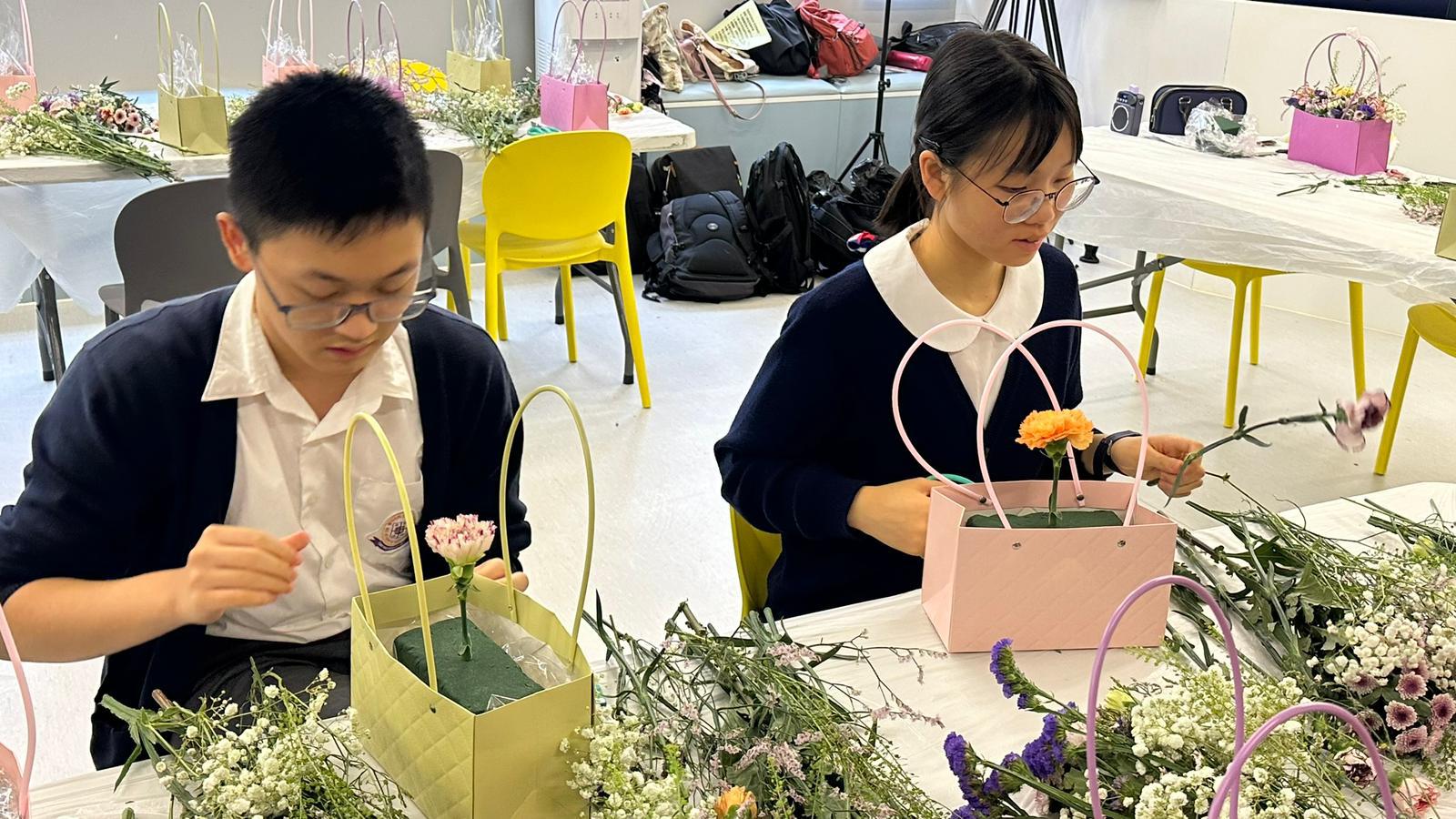 Mother's Day Flower Arrangement Workshop51 Mother's Day Flower Arrangement Workshop-51