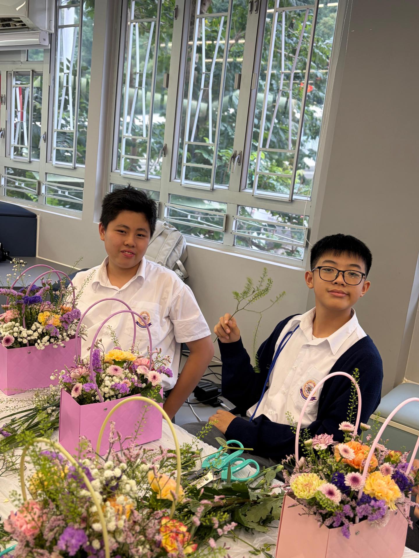 Mother's Day Flower Arrangement Workshop18 Mother's Day Flower Arrangement Workshop-18