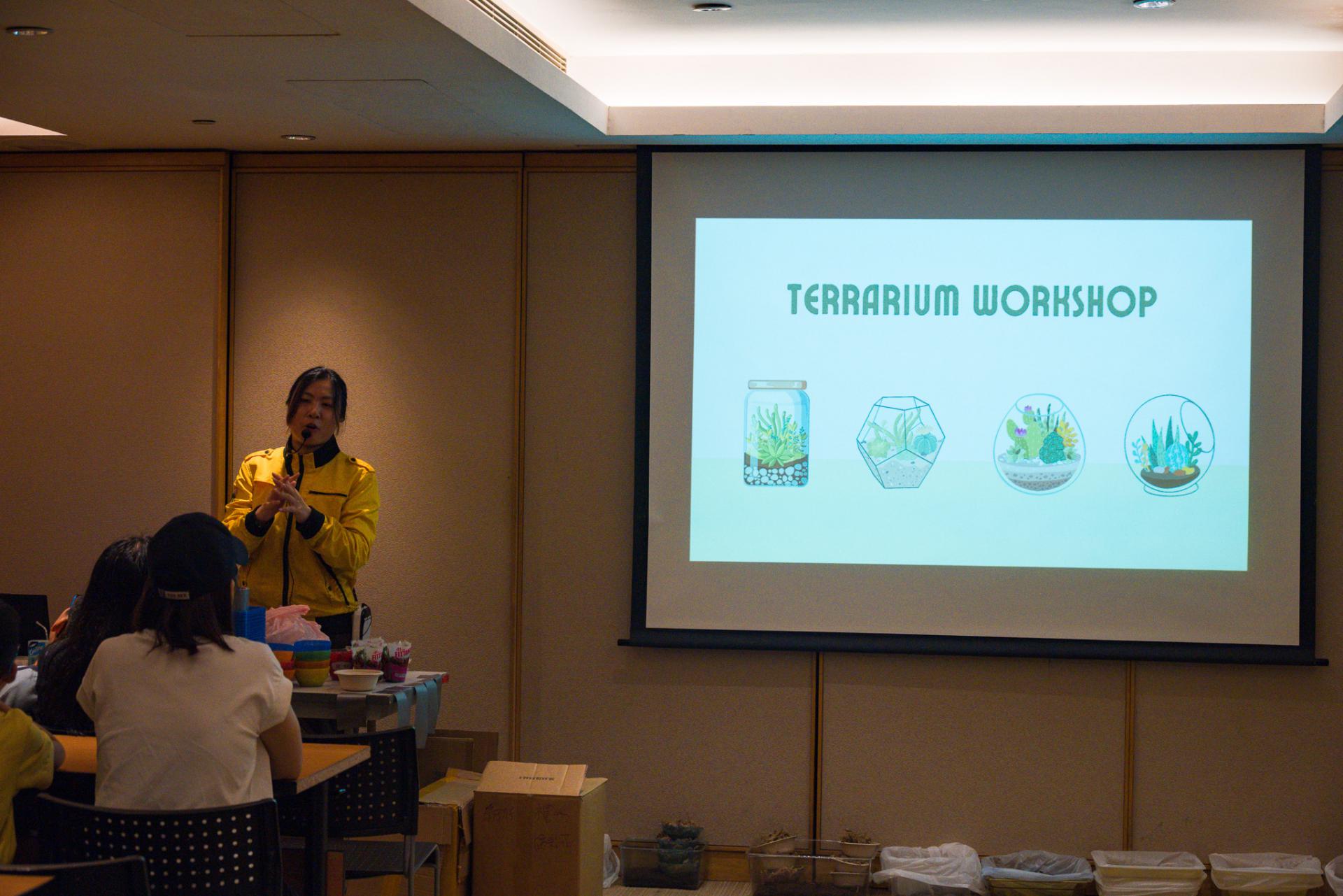 The Parent-Teacher Association of our school, in collaboration with the PTA of Shek Lei St. John's Catholic Primary School, organized a 'Micro-Ecosystem Glass Terrarium Workshop' at Noah's Ark, Ma Wan, and a visit to the '1868 Cultural and Arts District.'11 The Parent-Teacher Association of our school, in collaboration with the PTA of Shek Lei St. John's Catholic Primary School, organized a 'Micro-Ecosystem Glass Terrarium Workshop' at Noah's Ark, Ma Wan, and a visit to the '1868 Cultural and Arts District.'-11