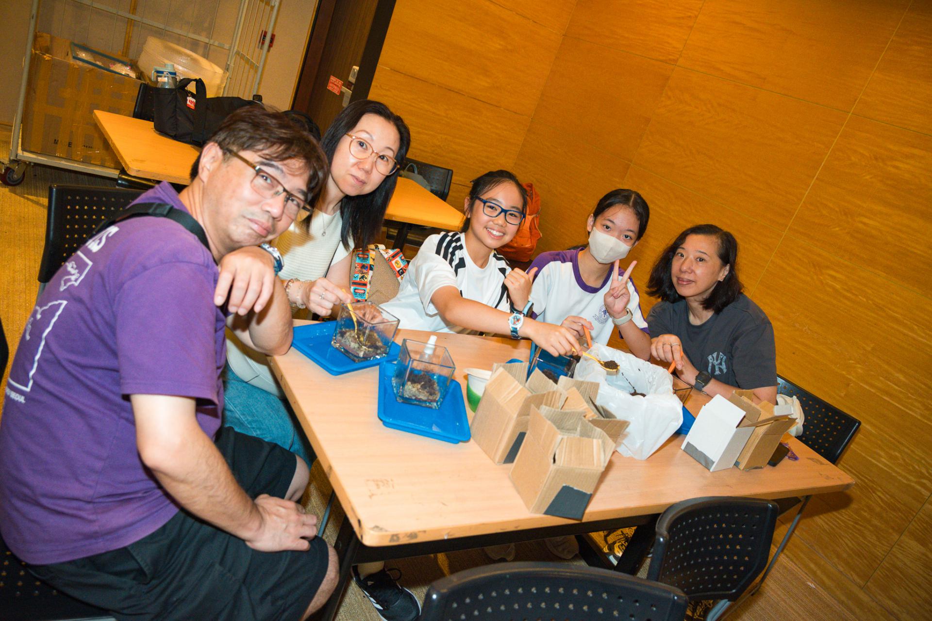 The Parent-Teacher Association of our school, in collaboration with the PTA of Shek Lei St. John's Catholic Primary School, organized a 'Micro-Ecosystem Glass Terrarium Workshop' at Noah's Ark, Ma Wan, and a visit to the '1868 Cultural and Arts District.'26 The Parent-Teacher Association of our school, in collaboration with the PTA of Shek Lei St. John's Catholic Primary School, organized a 'Micro-Ecosystem Glass Terrarium Workshop' at Noah's Ark, Ma Wan, and a visit to the '1868 Cultural and Arts District.'-26