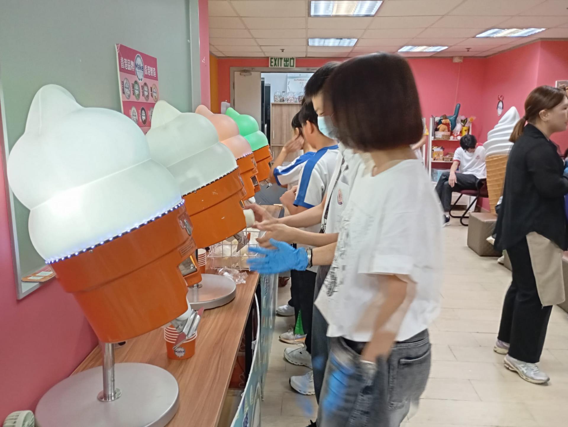 STEM Club Ice Cream Factory Visit0 STEM Club Ice Cream Factory Visit-0